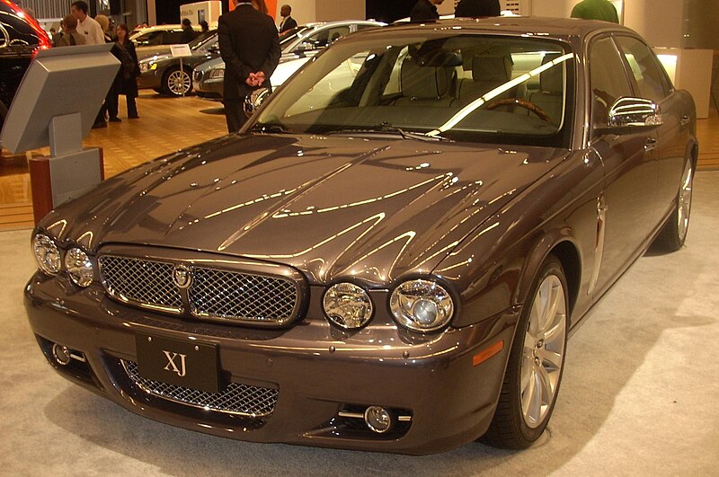 Fil:'08 Jaguar XJ (Montreal).jpg