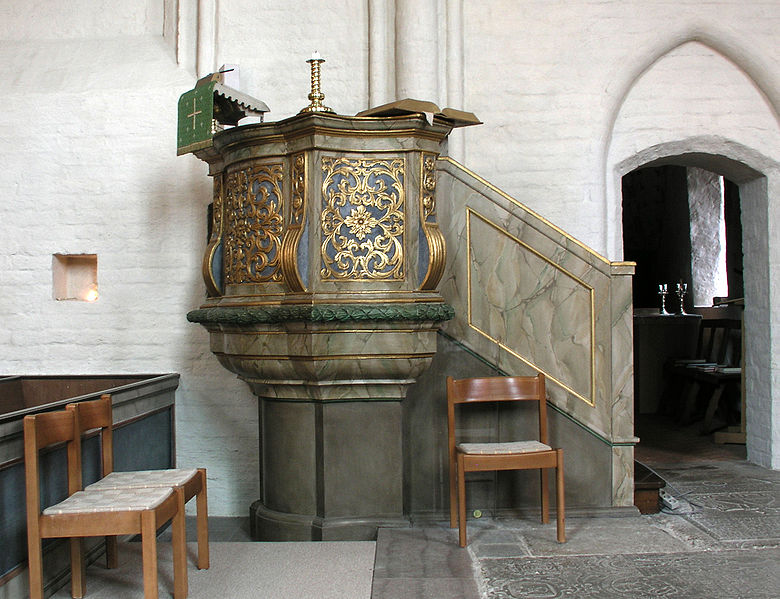 Fil:Askeby church pulpit.jpg