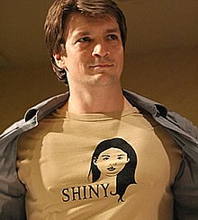 Nathan Fillion w Shiny shirt at Flanvention.jpg