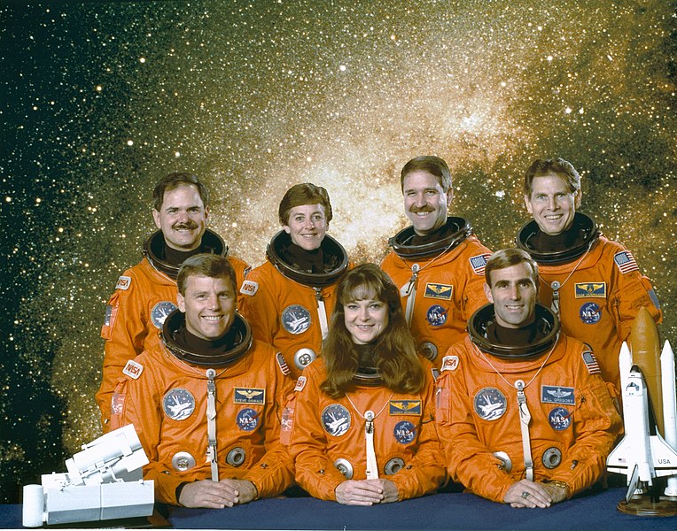 Fil:Sts-67 crew.jpg