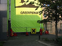 IMG 2642 Greenpeace demonstration Loreal september 11 2006 Alphen aan den Rijn.JPG