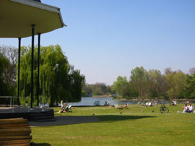 Fil:Regent's Park bandstand.jpg