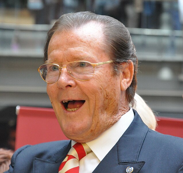 Fil:Roger Moore.jpg