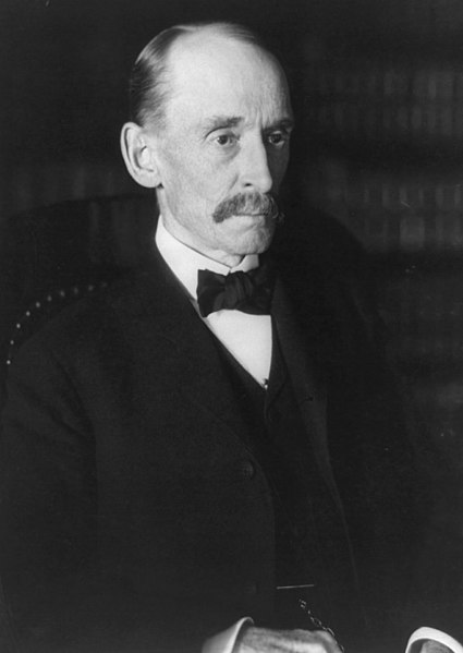 Fil:William Rufus Day, bw photo portrait, 1906.jpg