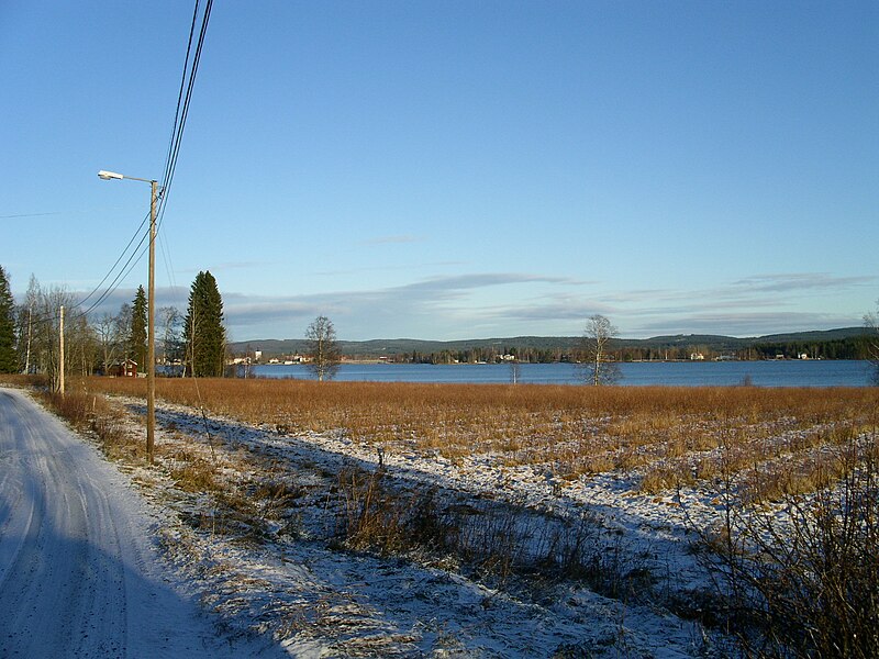 Fil:Bysjön och södra Grangärde från Järnsta.JPG