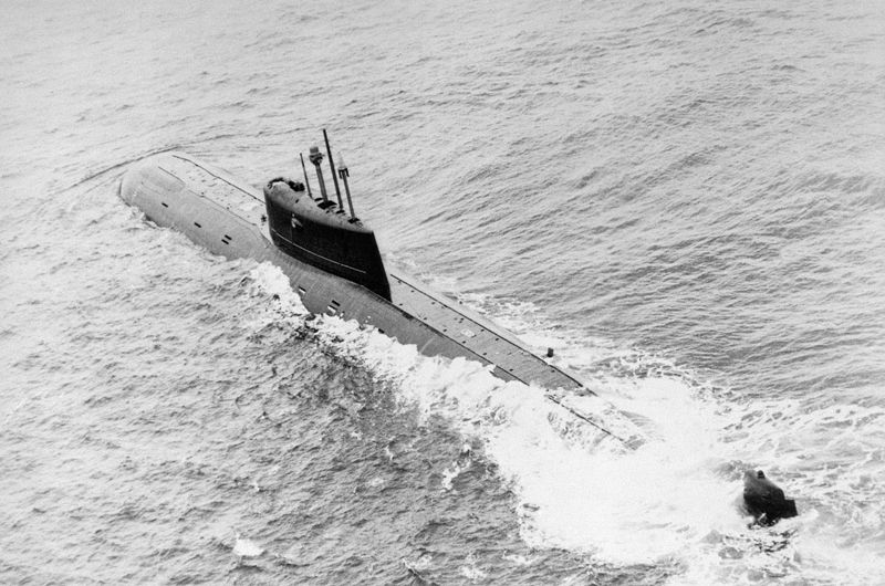 Fil:DN-SN-87-07042-Mike class submarine-1 Jan 1986.JPEG