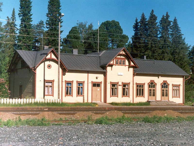 Fil:Ii railway station - Ii, Finland.jpg