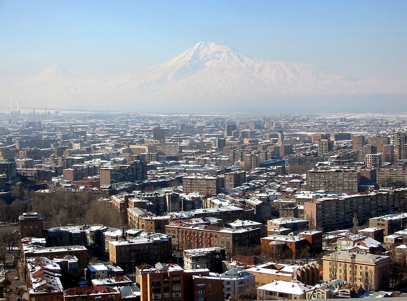 Fil:Yerewan with Ararat.jpg