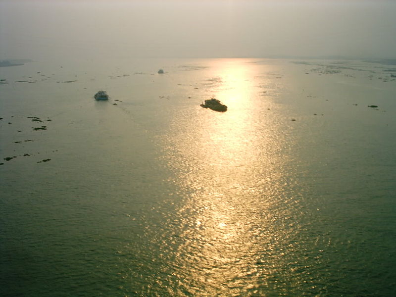 Fil:MeghnaRiver.jpg