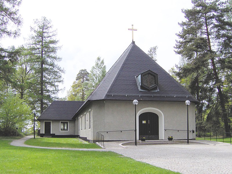 Fil:Tullinge kyrka.jpg