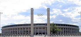 Berlin Olympiastadion aussen.jpg