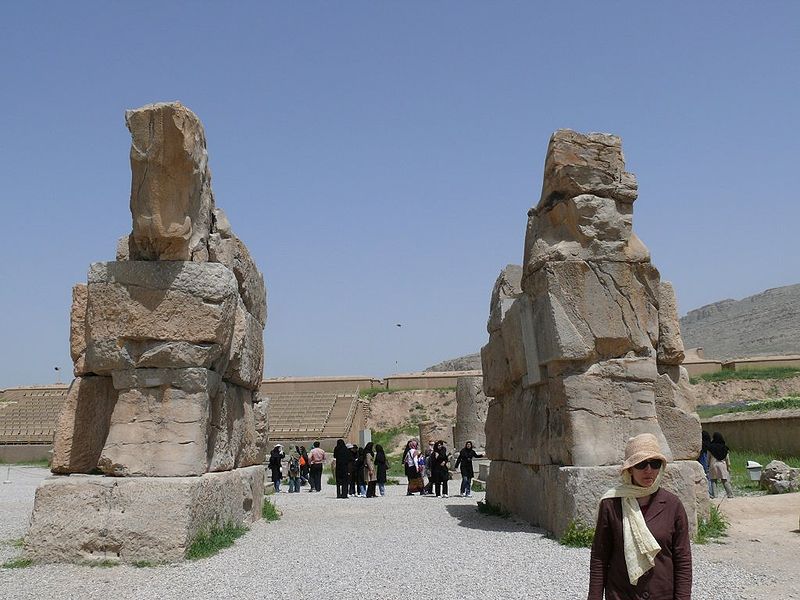 Fil:Persepolis Unachieved Gate.jpg