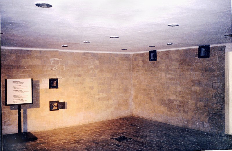 Fil:KL Dachau Block X gas chamber.jpg