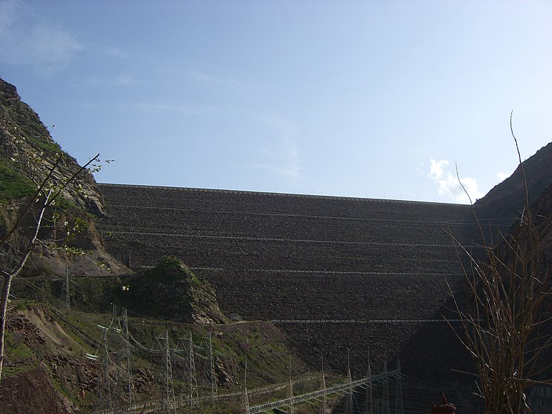 Fil:Nurek Dam.JPG