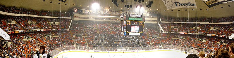 Fil:Mellon Arena.JPG