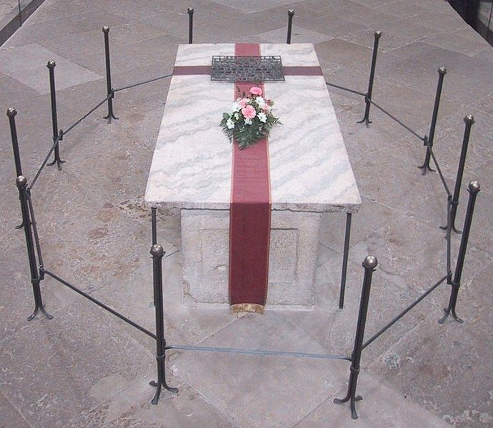Fil:Grave of Otto I, Holy Roman Emperor.jpg