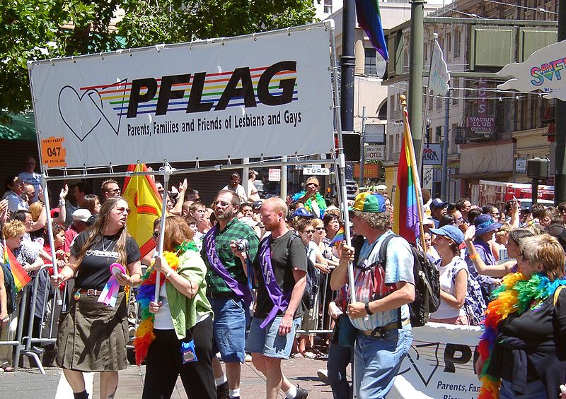 Fil:Pride 2004 pflag.jpg