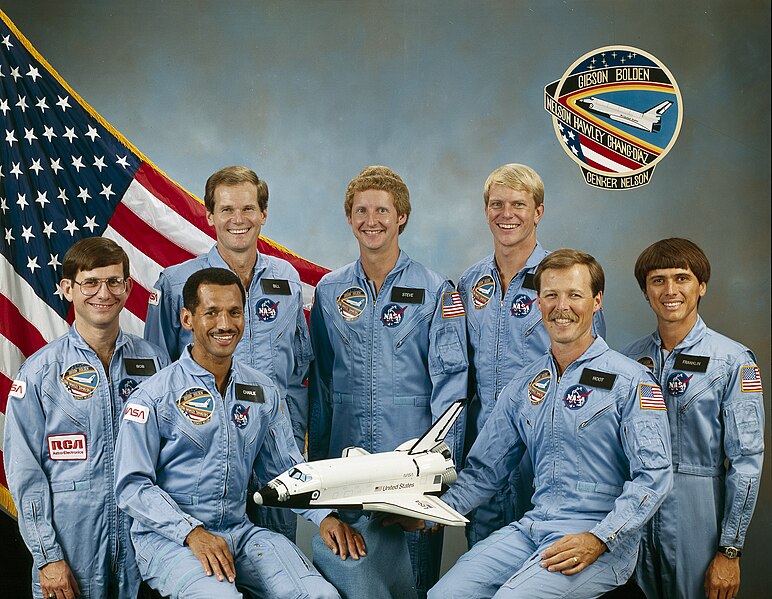 Fil:STS-61-C crew.jpg