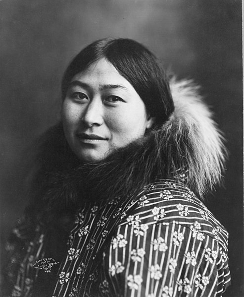 Fil:Inuit women 1907.jpg
