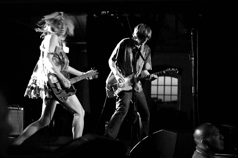 Fil:Sonic Youth live 20050707.jpg