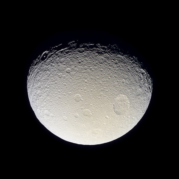 Fil:Tethys cassini.jpg