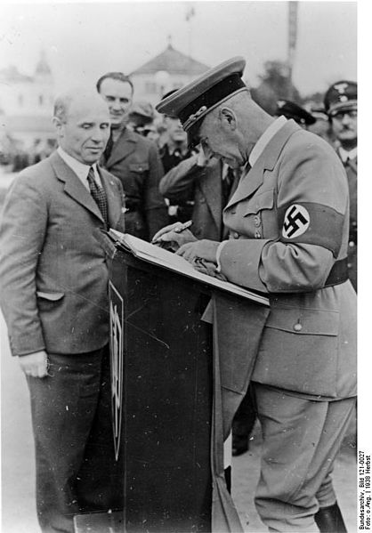 Fil:Bundesarchiv Bild 121-0027, Sudetenland, Besuch Wilhelm Frick.jpg