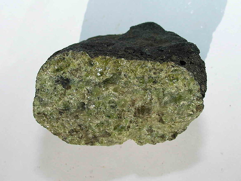 Fil:Mineral Olivino GDFL046.jpg
