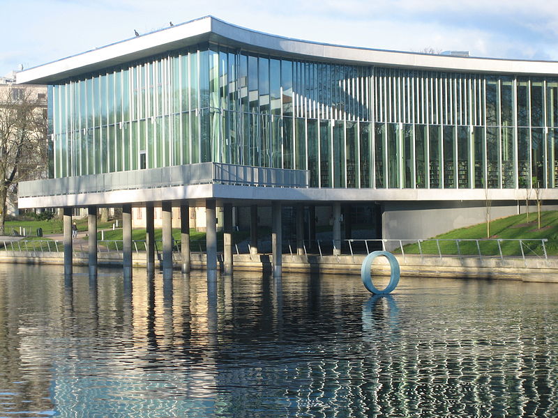 Fil:Halmstad bibliotek-4.JPG