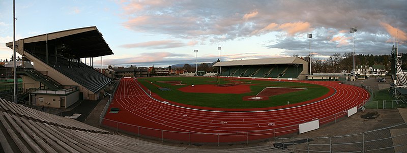 Fil:HaywardFieldPano.jpg