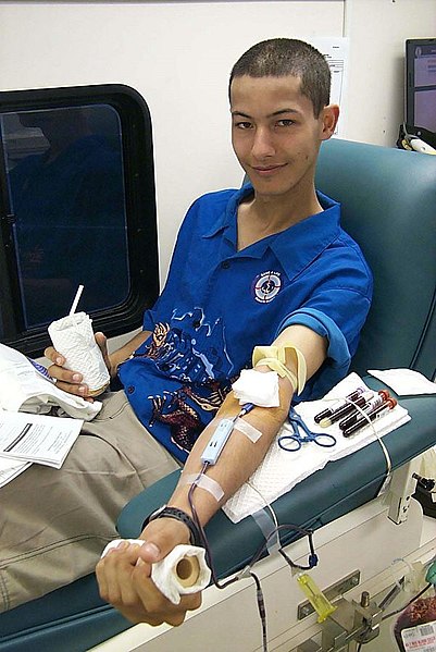 Fil:Blood donation at Fleet Week USA.jpg
