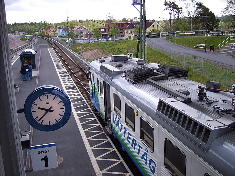 Fil:Mullsjö järnvägsstation, den 20 maj 2007, bild 2.JPG