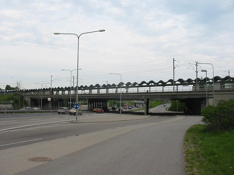 Fil:Pukinmäki station.jpg