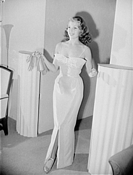 Fil:Rita Hayworth fsa 8b01035.jpg