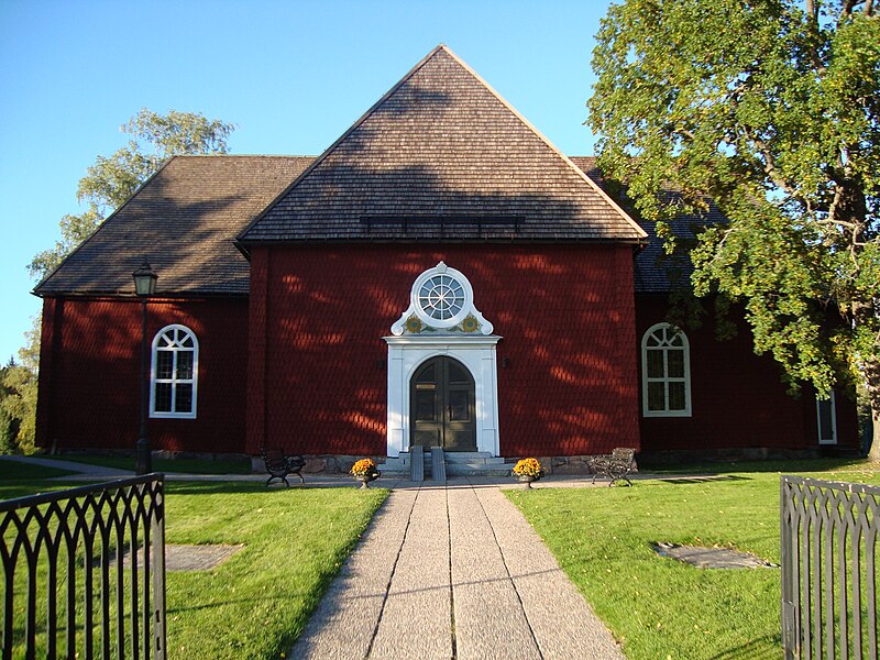 Fil:Sundborns kyrka, framsidan.jpg