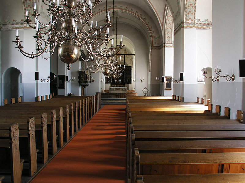 Fil:Valleberga kyrka nave.jpg