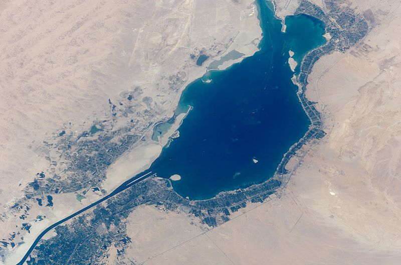 Fil:Great Bitter Lake from space (hires).JPG