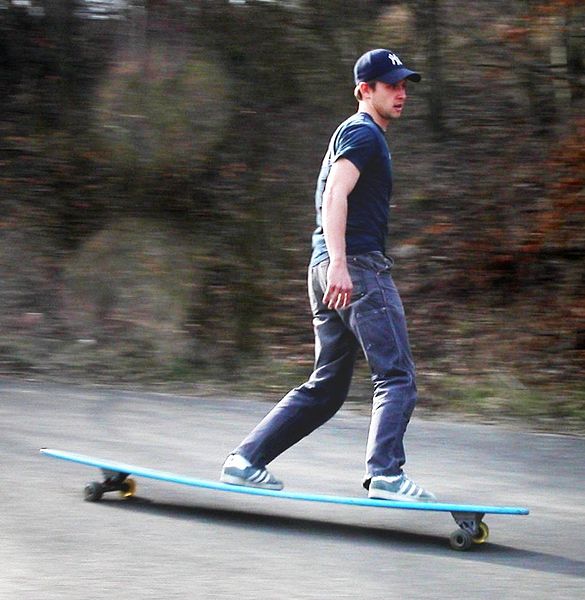Fil:Longboard skateboard.jpg