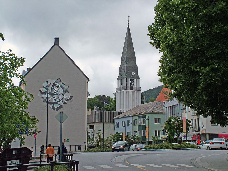 Fil:Molde Kirche.jpg
