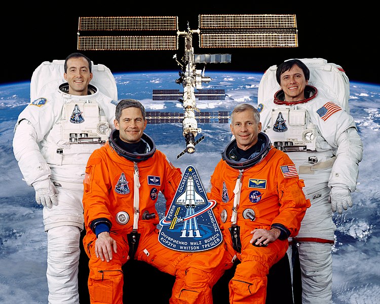 Fil:STS-111 crew.jpg