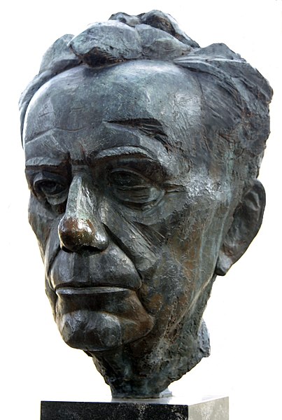 Fil:Bust of Paul Johannes Tillich (daylight).JPG