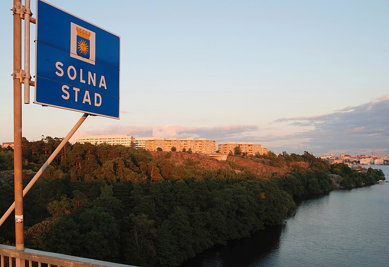 Fil:Solna town sign.jpg