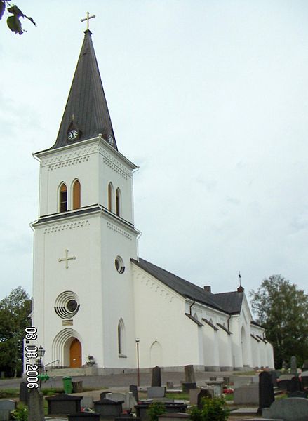 Fil:Virserums kyrka 20060803.jpg