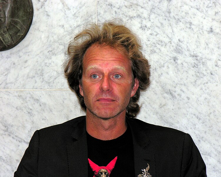 Fil:John Ajvide Lindqvist 2008.jpg