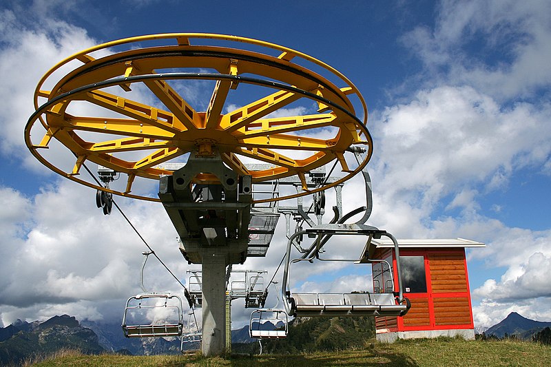 Fil:Chairlift bullwheel.jpg