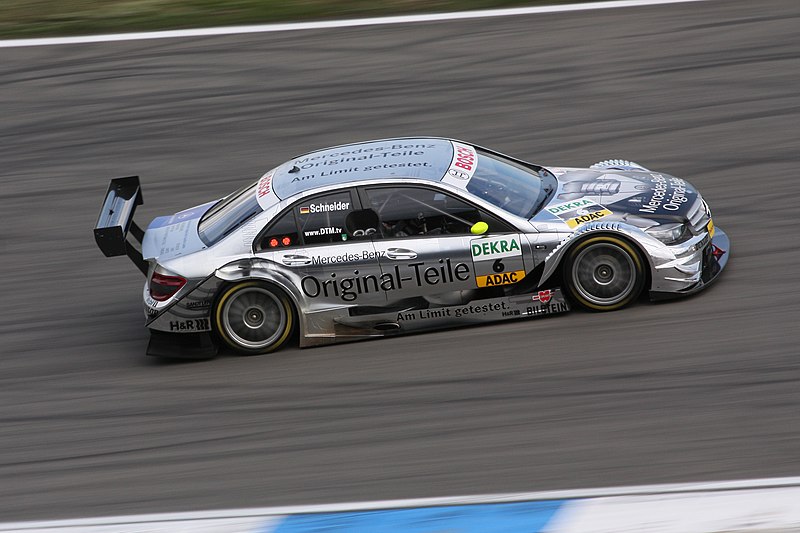 Fil:DTM Mercedes w204 Schneider amk.jpg
