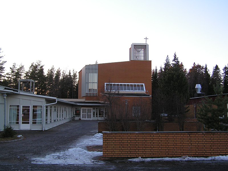 Fil:Mariakyrkan-Umeå-2006.jpg