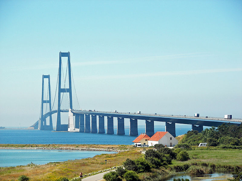 Fil:Storebæltsbroen from Sjælland.jpg