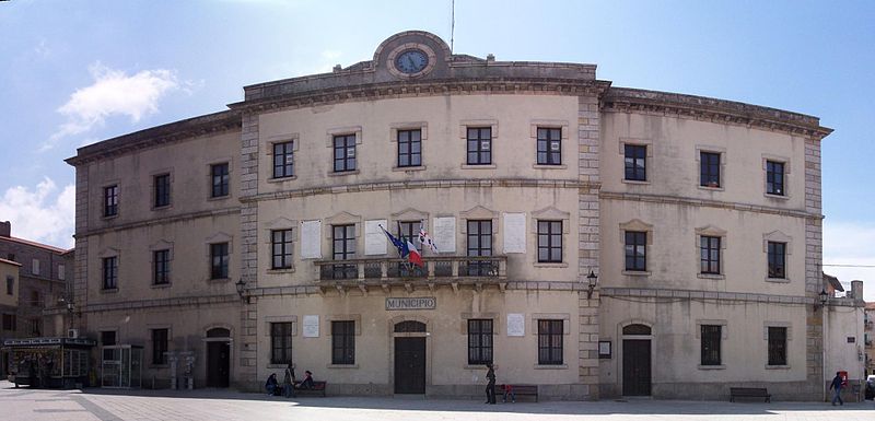 Fil:Tempio City Hall.jpg