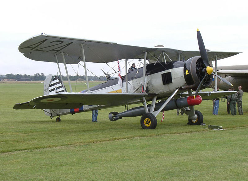Fil:Fairey Swordfish on Airfield.jpg