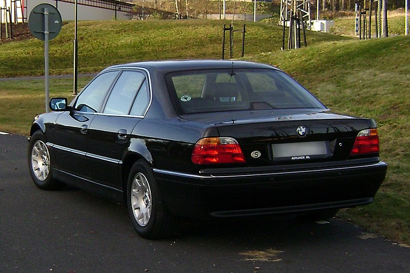 Fil:BMW E38 740iA-96 bak.jpg